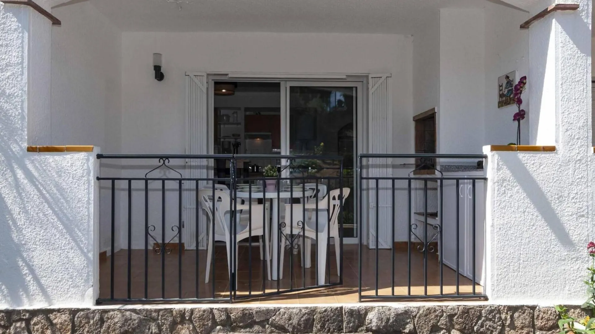 Apartment In Roses With Mountain Views Spain